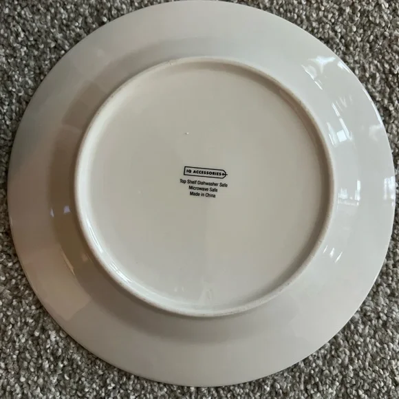 Red Snowflake The Giving Plate - Picture 2 of 4